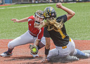 Independence’s Alli Hypes attempts to put the tage on Oak Glen’s Sydney Brown as Brown steals secondbase during Tuesday’s WV State Softball Tournament in South Charleston. (F. Brian Ferguson/Lootpress)