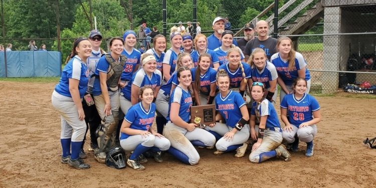 The Lady Patriots pose with the sectional championship plaque after beating 
Greenbrier West on Wednesday in 
Hico. 
(Photo: Rusty 
Udy)