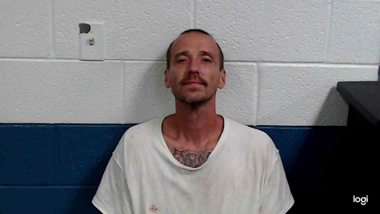 Beckley man arrested after attempted robbery in Kroger parking lot