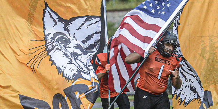 Summers County’s Andre Merriam-Harshaw breaks open the start of the season on Thursday evening for the Bobcats in Hinton. F. Brian Ferguson/Lootpress.
