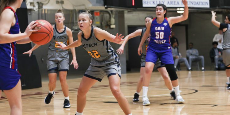 File Photo by Karen Akers