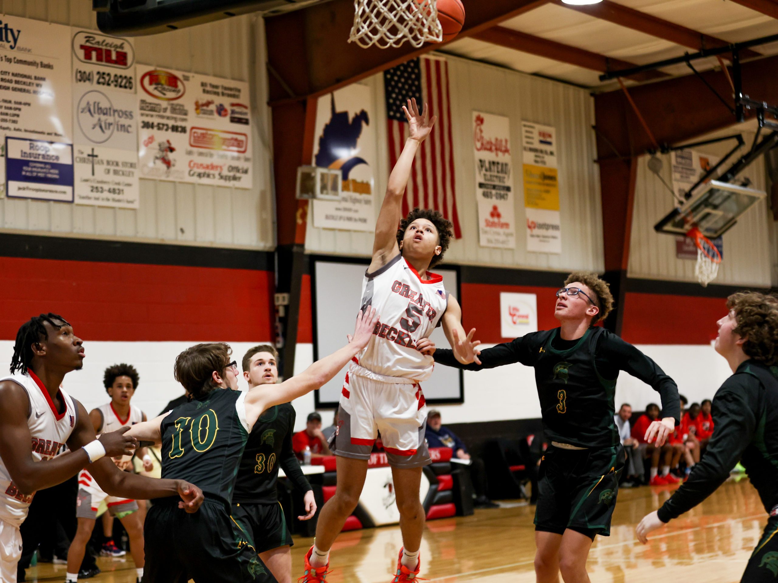 Prep Basketball Roundup Oak Hill beats Nicholas County; Meadow Bridge and Greater Beckley fall