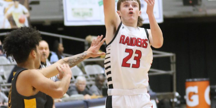 (Brad Davis/For LootPress) Liberty's Adam McGhee puts up a short range shot against Mount View during New River Invitational action on Jan. 5 in Beckley.