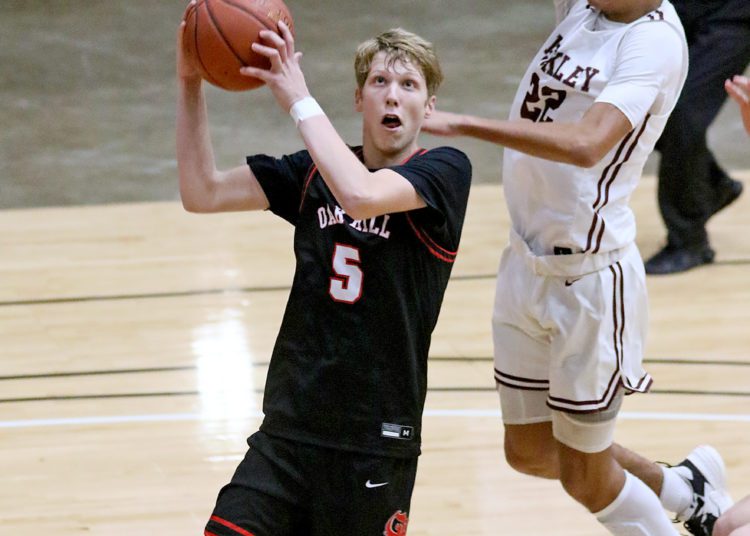(Brad Davis/For LootPress) Oak Hill at Woodrow Wilson 1/29/22.