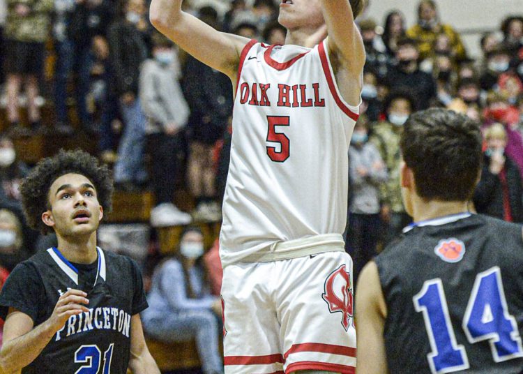 Oak Hill’s Samuel Crist puts up a jumper against Princerton during Tuesday action in Oak Hill. F. Brian Ferguson/Lootpress