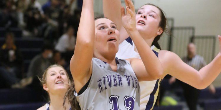 (Brad Davis/For LootPress)
River View's Haylie Payne drives to the bucket during a Jan. 11 showdown between River View and Greenbrier West in Charmco