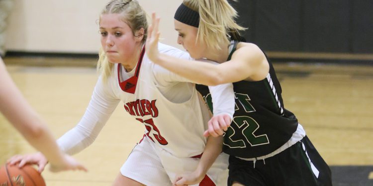 (Brad Davis/For LootPress) Wyoming East at PikeView, February 11, 2022.