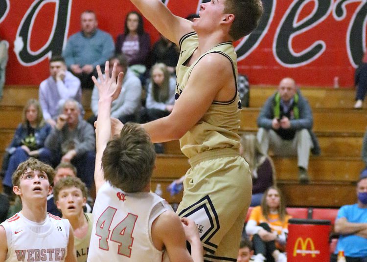 (Brad Davis/For LootPress) Webster v Greenbrier West, Sectional Championship at Oak Hill, March 3, 2022.