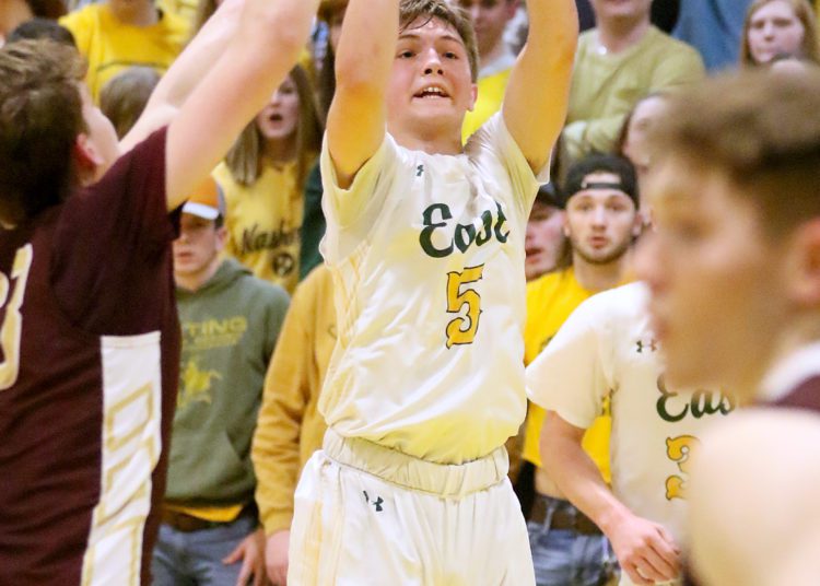 (Brad Davis/For LootPress) George Washington at Greenbrier East, Regional Championship, March 9, 2022 in Fairlea.