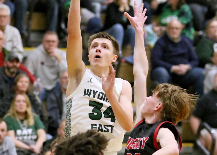 (Brad Davis/For LootPress) Liberty at Wyoming East, Regional Championship, March 10, 2022 in New Richmond.