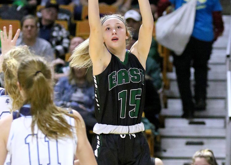 (Brad Davis/For LootPress) Wyoming East v Parkersburg Catholic, State Tournament Class AA Championship Game, March 12, 2022 in Charleston.