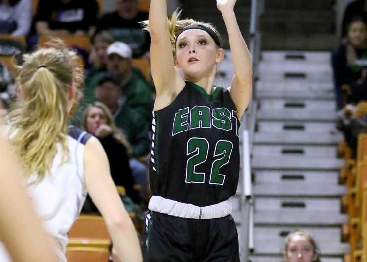(Brad Davis/For LootPress) Wyoming East v Parkersburg Catholic, State Tournament Class AA Championship Game, March 12, 2022 in Charleston.