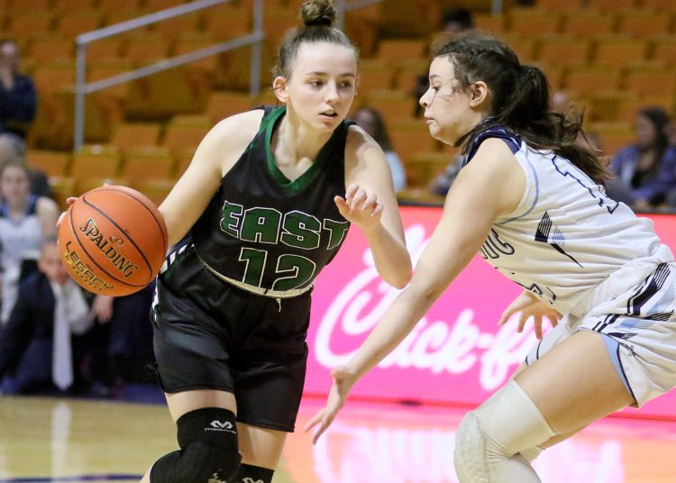 (Brad Davis/For LootPress) Wyoming East v Parkersburg Catholic, State Tournament Class AA Championship Game, March 12, 2022 in Charleston.