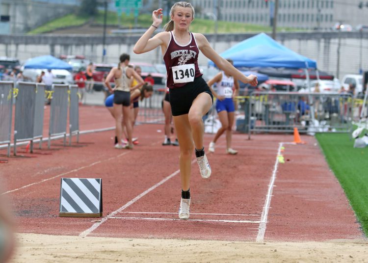 (Brad Davis/For LootPress) Class AAA State Track Meet, May 20, 2022 in Charleston.