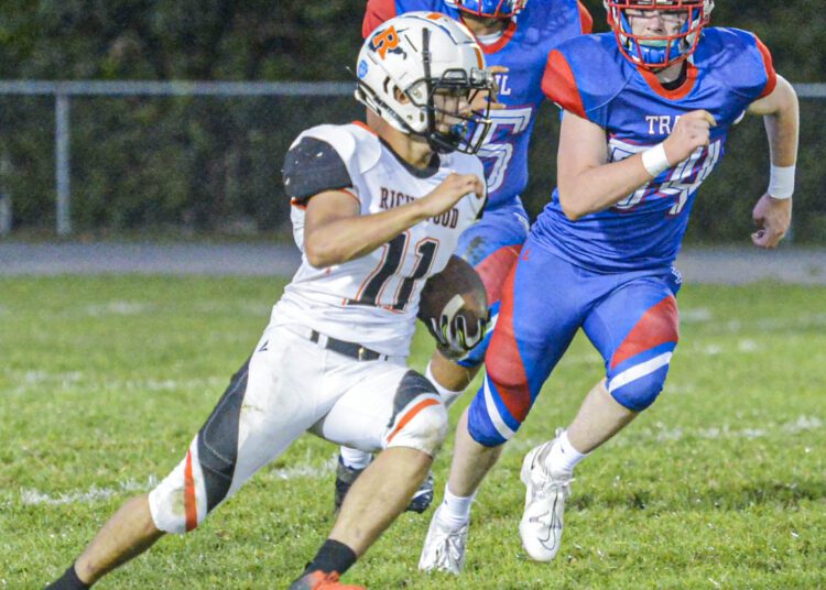 Midland Trail hosts Richwood F. Brian Ferguson/Lootpress