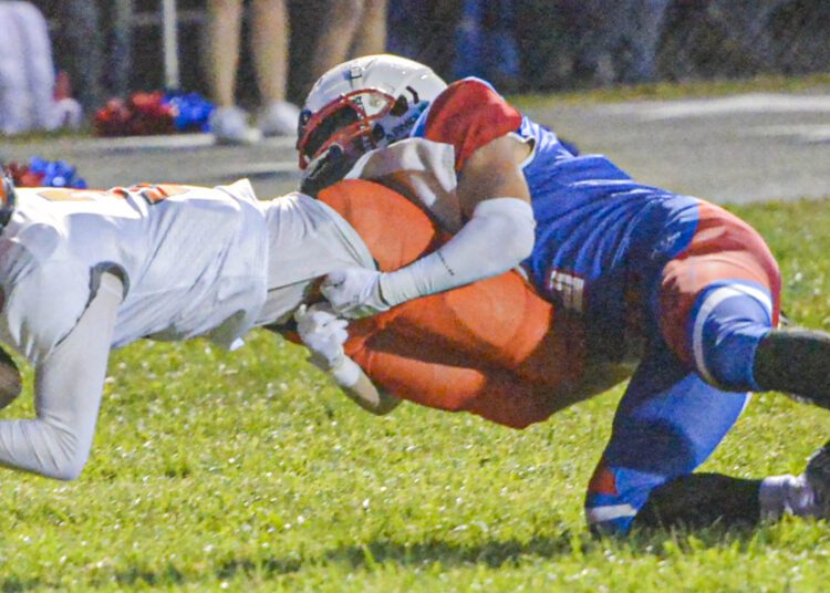 Midland Trail hosts Summers County F. Brian Ferguson/Lootpress