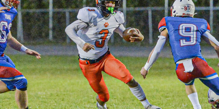 (File Photo) Midland Trail hosts Summers County F. Brian Ferguson/Lootpress