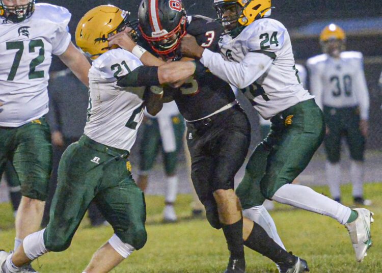 Oak Hill hosts Greenbrier East F. Brian Ferguson/Lootpress