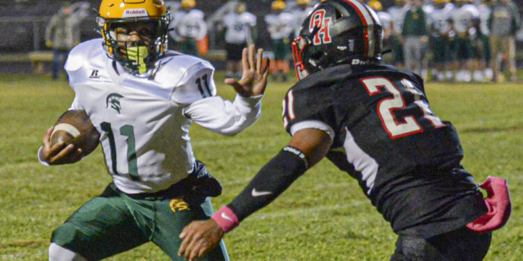 (File Photo) Oak Hill hosts Greenbrier East F. Brian Ferguson/Lootpress