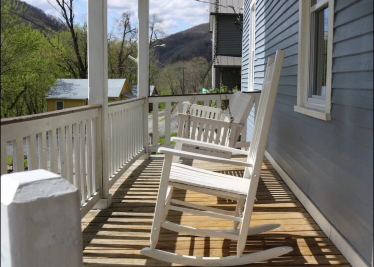 Front porch of the Historic Thurmond Guest House.