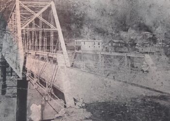 Photo of the only wagon bridge to ever span the New River at Sewell.