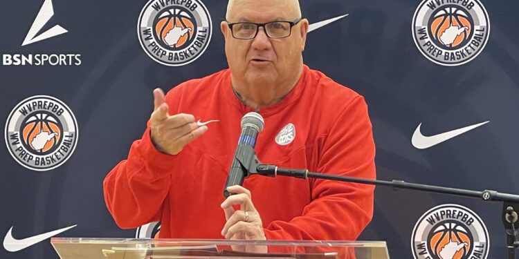 Photo caption:
Poca boys basketball coach Allen Osborne and the Dots will look to defend their Class AA state championship after losing eight seniors from last season's title team. (Tom Bragg/For Lootpress.com)