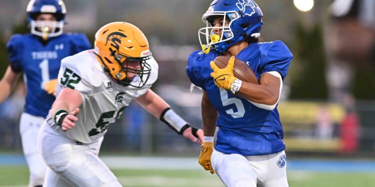 File Photo by Greg Barnett