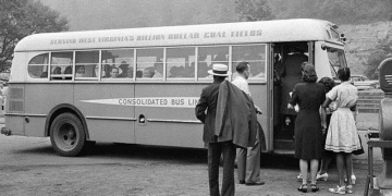 Passengers boarding a Consolidated Bus Lines bus in West Virginia | Library of Congress