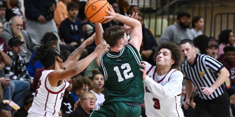 File Photo by Greg Barnett