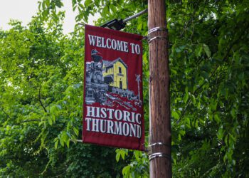 Welcome banners line the town in Thurmond | Lootpress photo