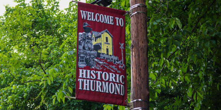 Welcome banners line the town in Thurmond | Lootpress photo