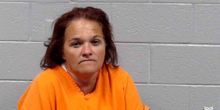 Woman throws ashtray at boyfriend who was in a wheelchair