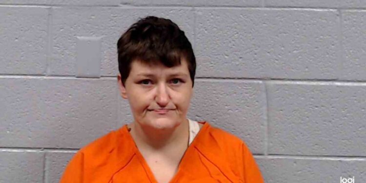 Woman accuses man of threatening her girlfriend, began beating him with metal table