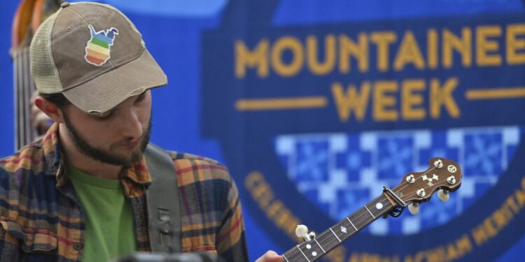 Mountaineer Week features lunchtime music in the food court on the downtown campus Friday, Nov. 3, 2023. Other events for the week celebrating Appalachian culture include foods, quilts and arts and crafts on display. (WVU Photo/Jennifer Shephard)