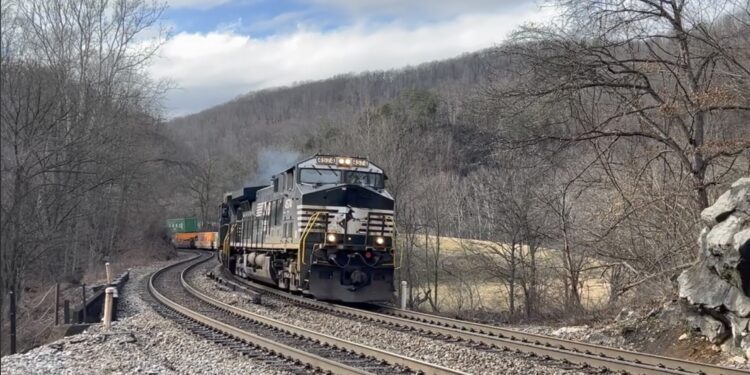 Norfolk Southern intermodal train rolls through Mercer County | File photo