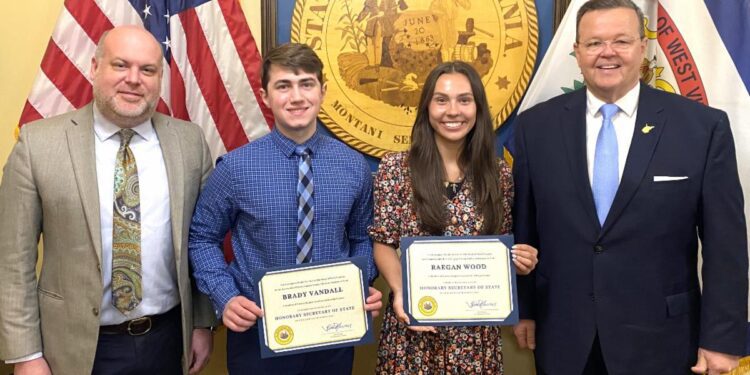 From Left to Right: VBA Social Studies Teacher Donald Thomas, HSOS Student Brady Vandall, HSOS Student Raegan Wood & Secretary of State Kris Warner
