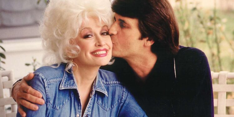 Dolly Parton Mourns the Passing of Husband Carl Dean at 82