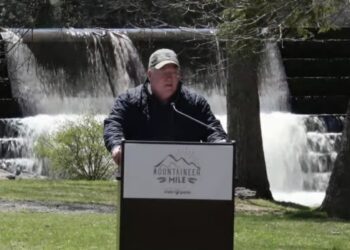 Gov. Patrick Morrisey announces official “Mountaineer Mile Trails” in West Virginia State Parks at Little Beaver State Park on Wednesday afternoon.