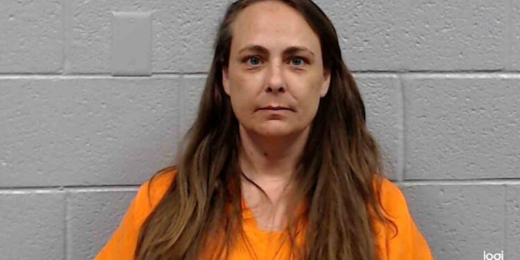 Daughter violently attacks her 81-year-old father