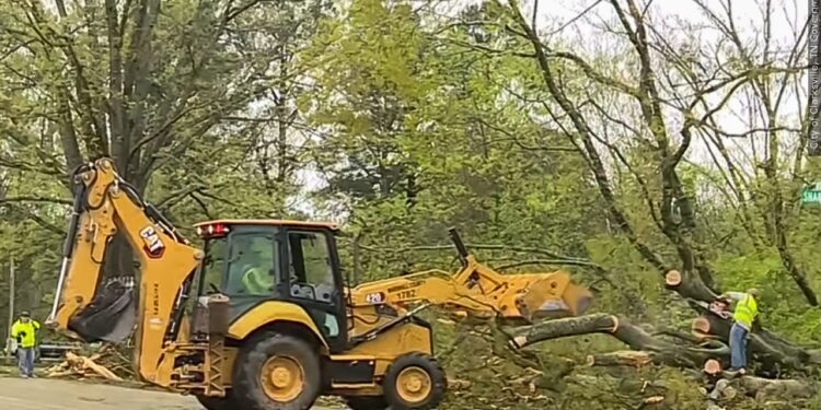 WVDEP mobilizes more than 6,000 volunteers to remove more than 140 tons of trash during spring cleanup events