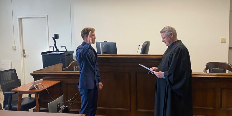 Greenbrier County Sheriff's Department swears in new Deputy