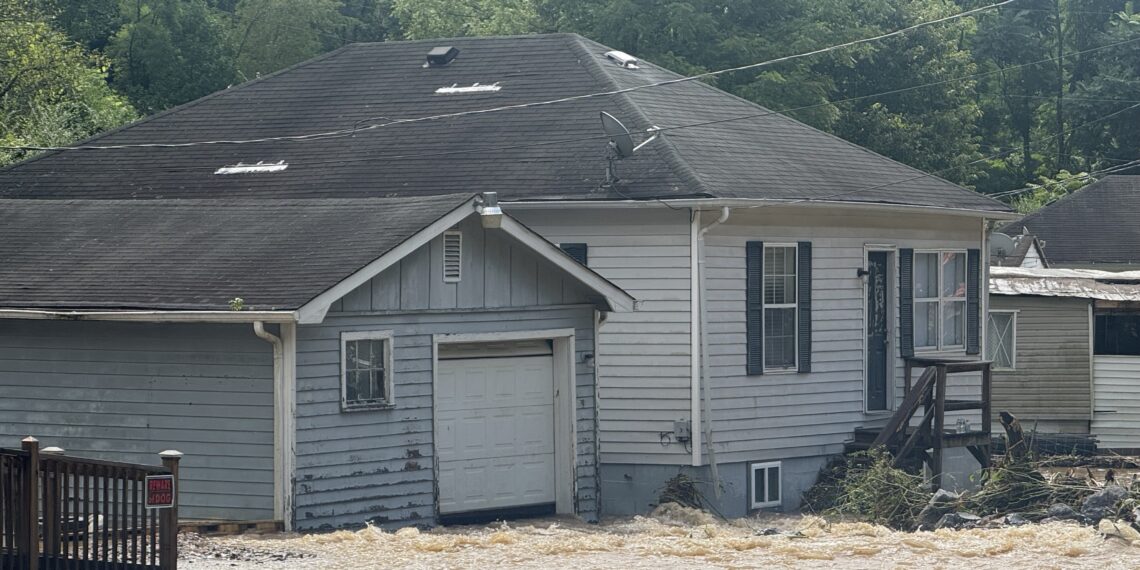 Flooding in Cunard, WV | Lootpress photo
