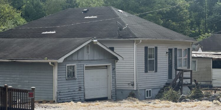Flooding in Cunard, WV | Lootpress photo