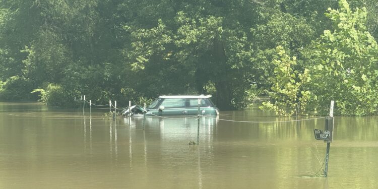 Flooding in Glen Jean